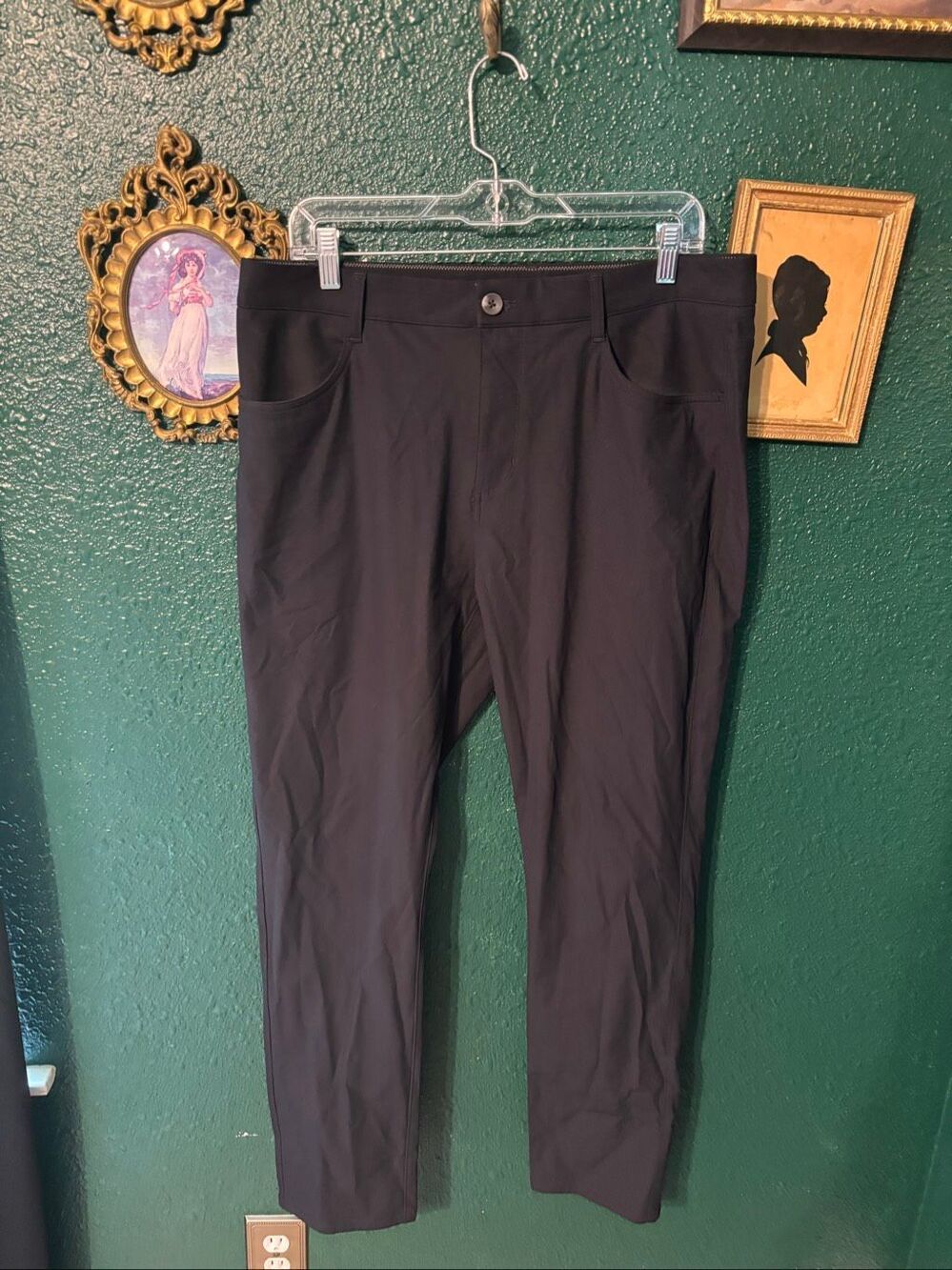 Vuori Black Performance Pants Sz 34